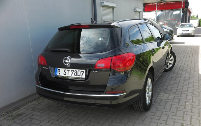 Opel Astra cena 28900 przebieg: 200000, rok produkcji 2015 z Brzeg małe 466